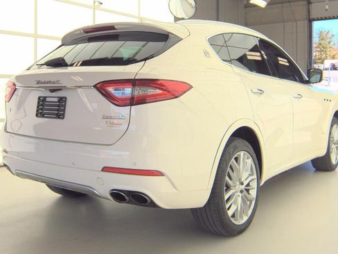 Used 2019 Maserati Levante GranLusso image 3