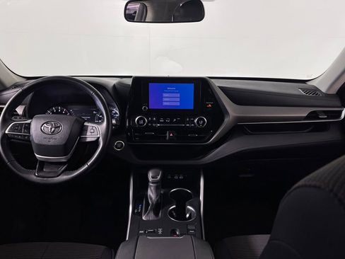 Certified 2025 Toyota Highlander LE image 14