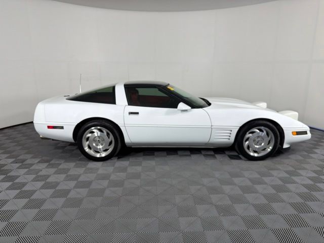 Used 1993 Chevrolet Corvette Coupe RWD image 32