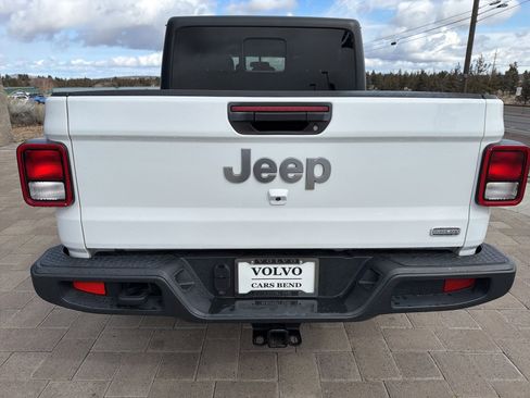 Used 2021 Jeep Gladiator Overland w/ Trailer Tow Package image 3