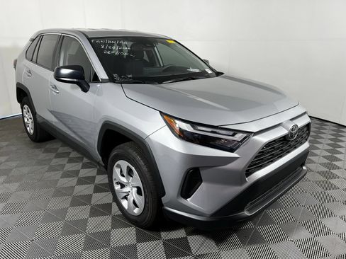 Used 2025 Toyota RAV4 LE FWD image 3