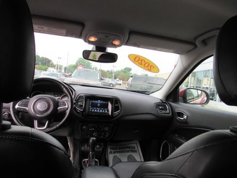 Used 2020 Jeep Compass Latitude FWD image 24