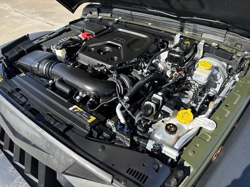 Used 2024 Jeep Wrangler Willys image 39