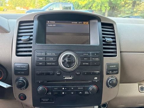 Used 2011 Nissan Pathfinder Silver AWD/4WD image 7