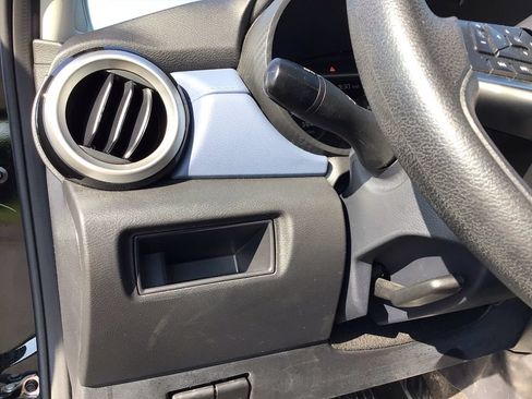 Used 2024 Nissan Versa SV FWD image 17