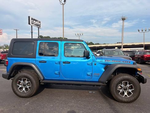 Used 2022 Jeep Wrangler Unlimited Rubicon w/ Dual Top Group AWD/4WD image 9