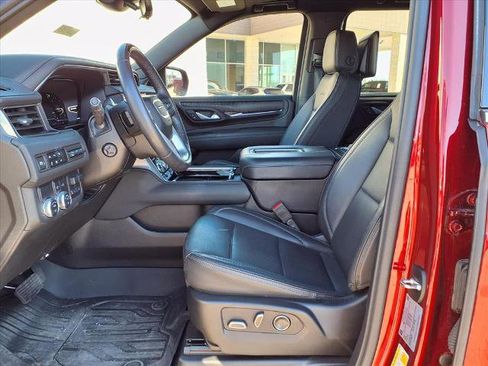 Used 2024 GMC Yukon XL Denali w/ Denali Reserve Package image 18