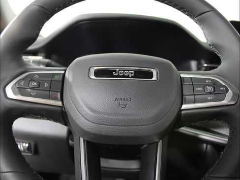 New 2025 Jeep Compass Latitude AWD/4WD image 23