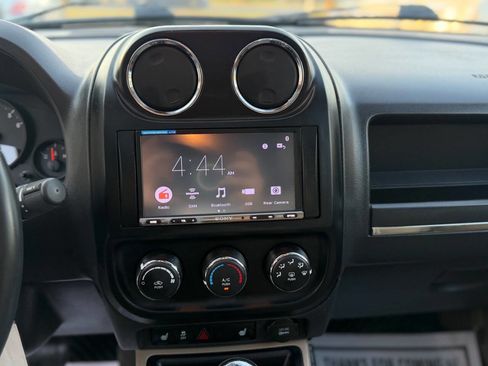 Used 2011 Jeep Compass Latitude w/ Sun/Sound Group AWD/4WD image 12
