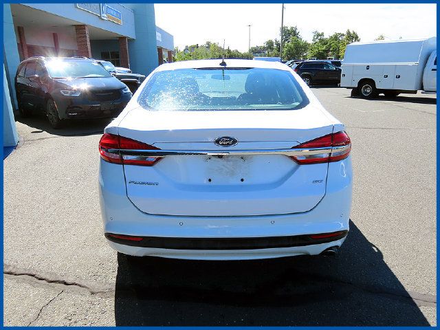 Used 2018 Ford Fusion SE w/ Fusion SE Technology Package FWD image 6