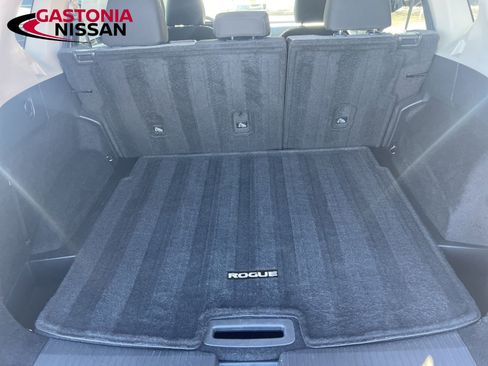 Used 2021 Nissan Rogue SV image 31