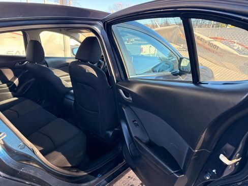 Used 2016 MAZDA MAZDA3 i Sport w/ Preferred Equipment Package image 21