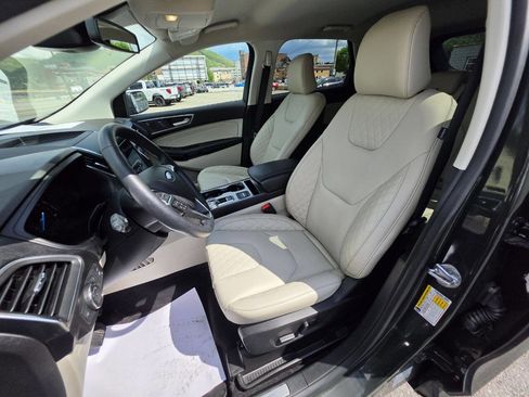 Used 2023 Ford Edge Titanium AWD/4WD image 17