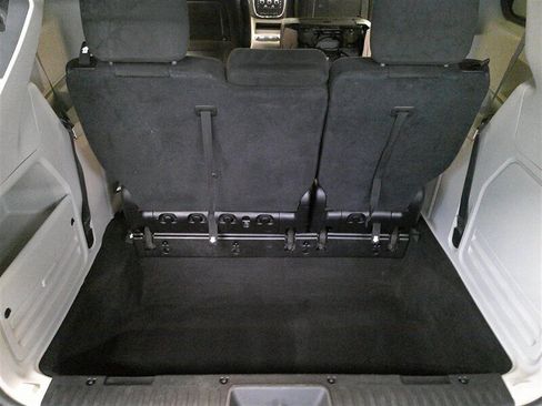 Used 2016 Dodge Grand Caravan SXT w/ Rear Park Assist Package image 25