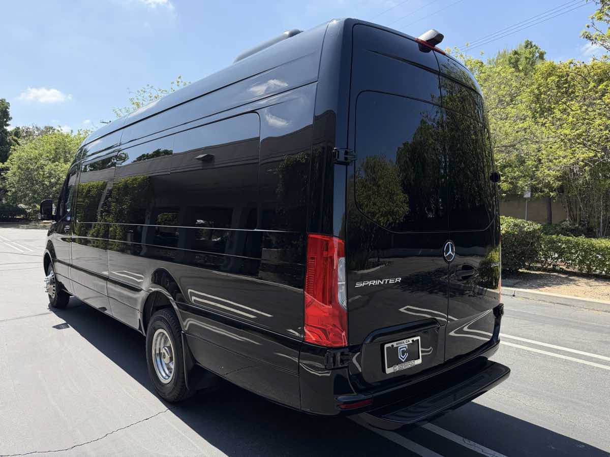 Used 2022 Mercedes-Benz Sprinter 3500 image 4