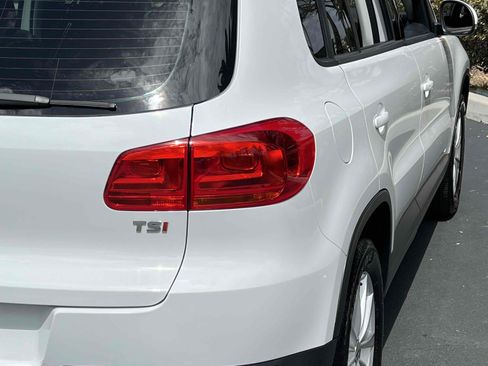 Used 2017 Volkswagen Tiguan Limited w/ Premium Package FWD image 42