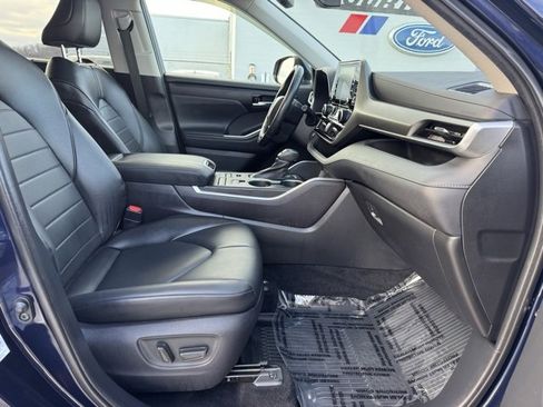 Used 2021 Toyota Highlander XLE image 29
