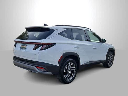 Certified 2025 Hyundai Tucson Limited image 8