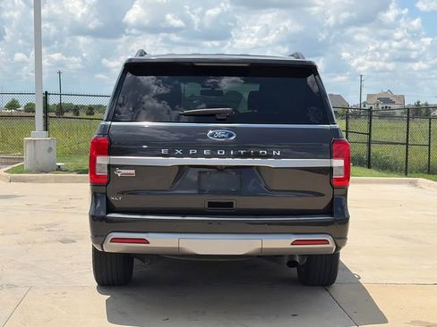 Used 2023 Ford Expedition XLT RWD image 8