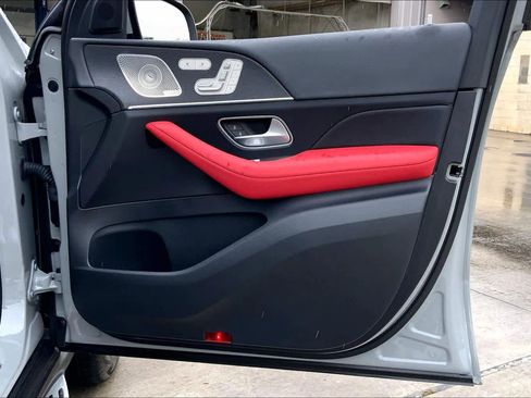 Used 2025 Mercedes-Benz GLE 450 4MATIC Coupe image 23