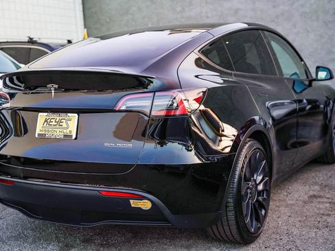 Used 2022 Tesla Model Y Performance image 10