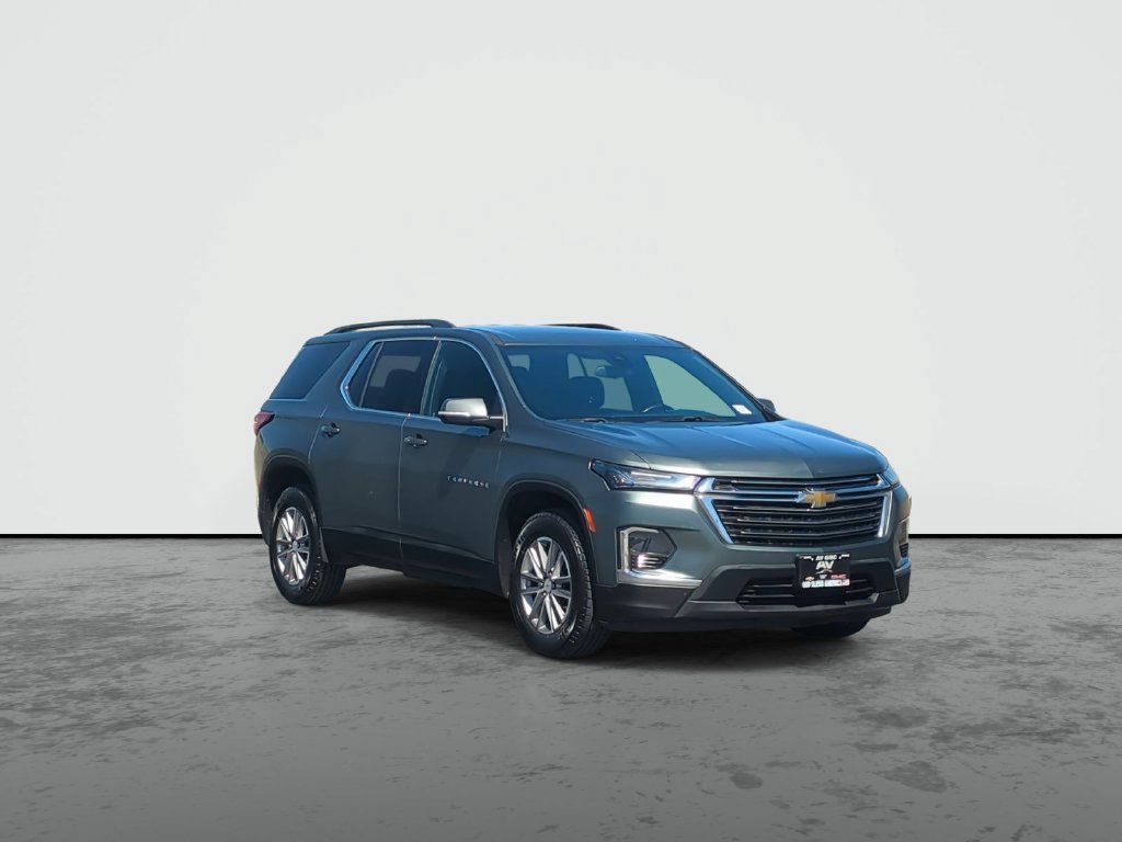 Used 2023 Chevrolet Traverse LT FWD image 2