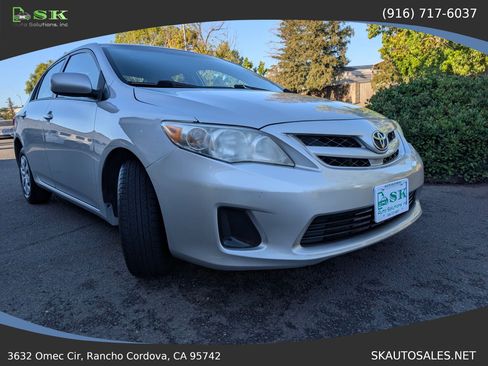 Used 2011 Toyota Corolla LE FWD image 5