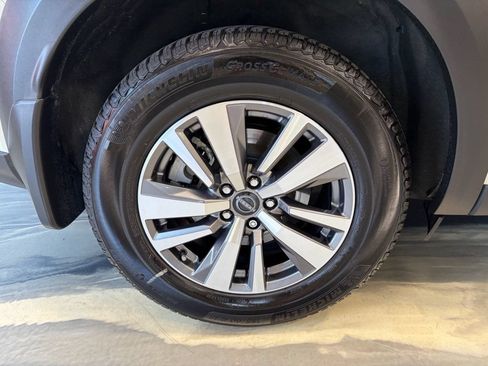 Used 2023 Nissan Pathfinder SL AWD/4WD image 28