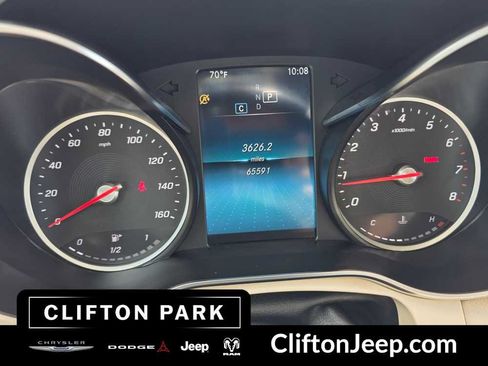 Used 2022 Mercedes-Benz GLC 300 4MATIC image 23