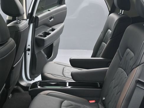 New 2026 Nissan Pathfinder Platinum AWD/4WD image 19