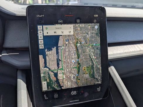 Used 2023 Polestar Polestar 2 w/ Pilot Pack image 12