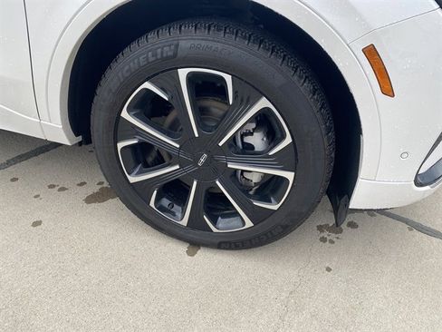 Used 2024 Lincoln Nautilus Reserve image 4