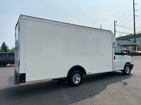 Used 2023 Chevrolet Express 3500 w/ Power Convenience Package RWD image 5