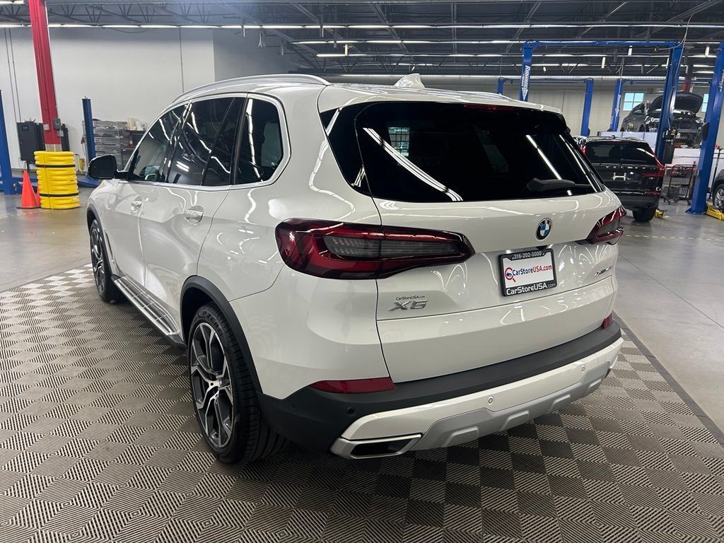 Used 2022 BMW X5 xDrive40i w/ Premium Package AWD/4WD image 5