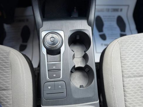 Used 2022 Ford Escape SE FWD image 45
