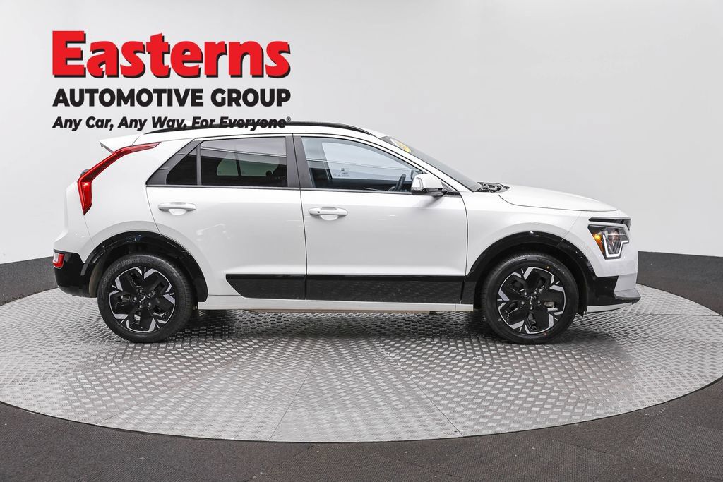 Used 2024 Kia Niro Wind w/ Wind Preserve Package FWD image 4