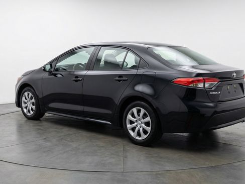 Used 2025 Toyota Corolla LE image 6
