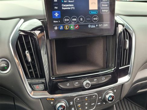 Used 2023 Chevrolet Traverse High Country image 32