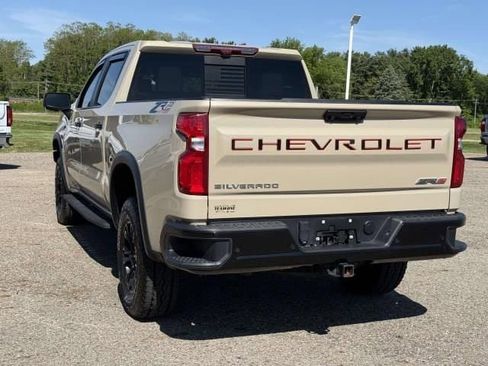 Used 2022 Chevrolet Silverado 1500 ZR2 w/ Technology Package AWD/4WD image 6