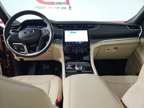 Certified 2024 Jeep Grand Cherokee Limited w/ Luxury Tech Group II image 15