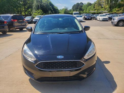 Used 2018 Ford Focus SE image 2
