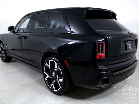 New 2026 Rolls-Royce Cullinan Black Badge image 8