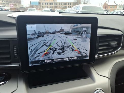 Certified 2023 Ford Explorer XLT w/ Equipment Group 202A image 18