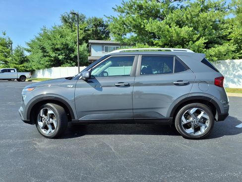 Used 2025 Hyundai Venue SEL FWD image 26