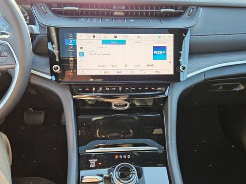 New 2026 Jeep Grand Cherokee Altitude image 8