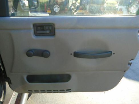 Used 2005 Jeep Wrangler Rubicon AWD/4WD image 21
