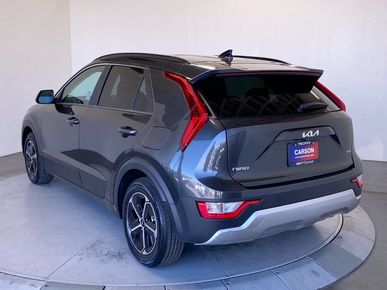Certified 2025 Kia Niro LX FWD image 3