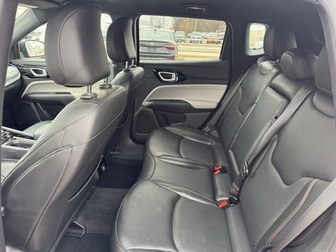 Certified 2023 Jeep Compass Limited image 12