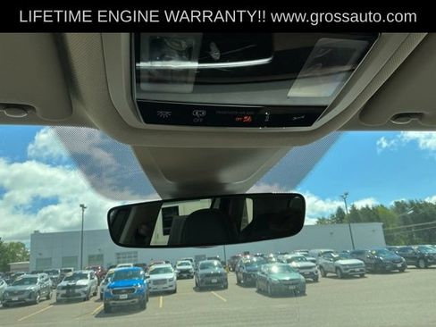 Used 2024 Volkswagen Atlas SE AWD/4WD image 18