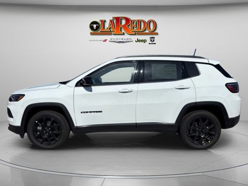 New 2026 Jeep Compass Latitude image 4